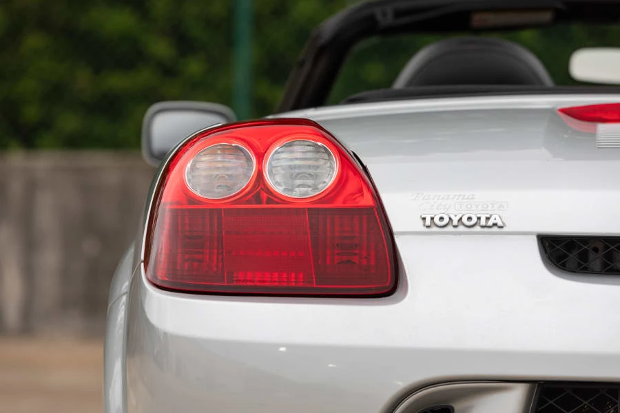 2004 Toyota MR2 Spyder/MR-S - Image 7 of 28