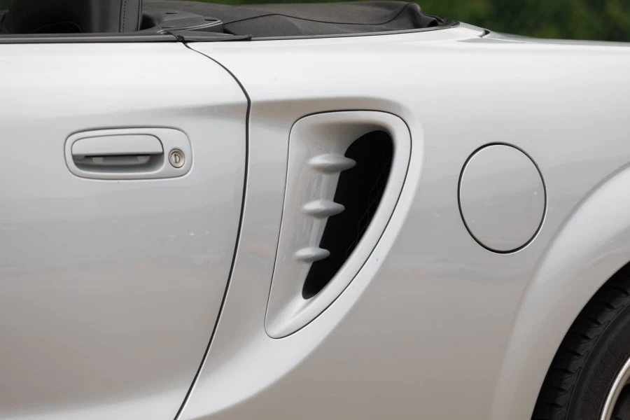 2004 Toyota MR2 Spyder/MR-S - Image 12 of 28