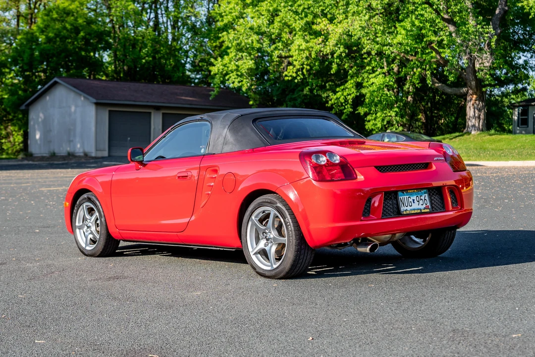 2004 Toyota MR2 Spyder/MR-S - Image 13 of 31