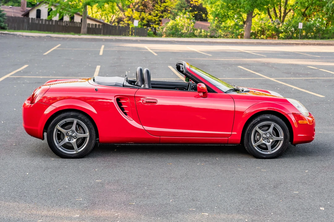 2004 Toyota MR2 Spyder/MR-S - Image 9 of 31