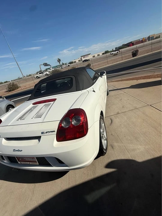 2004 Toyota MR2 Spyder/MR-S - Image 6 of 12