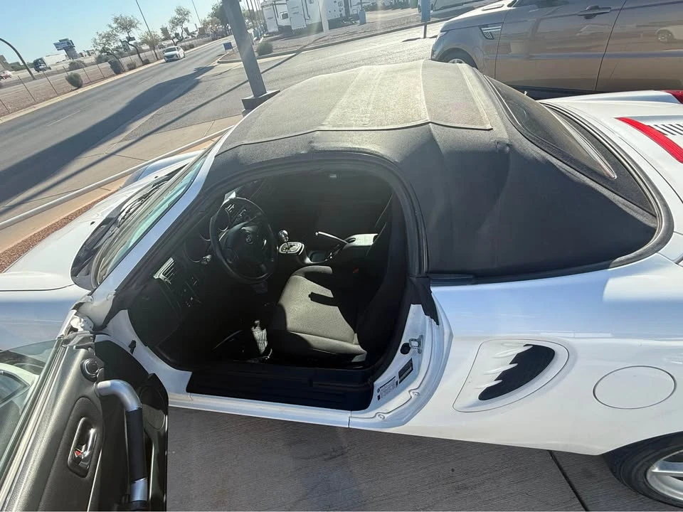 2004 Toyota MR2 Spyder/MR-S - Image 10 of 12