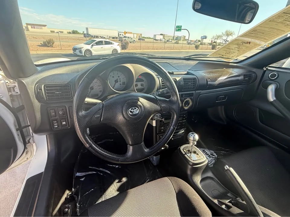 2004 Toyota MR2 Spyder/MR-S - Image 11 of 12