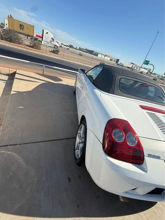 2004 Toyota MR2 Spyder/MR-S - Image 9 of 12
