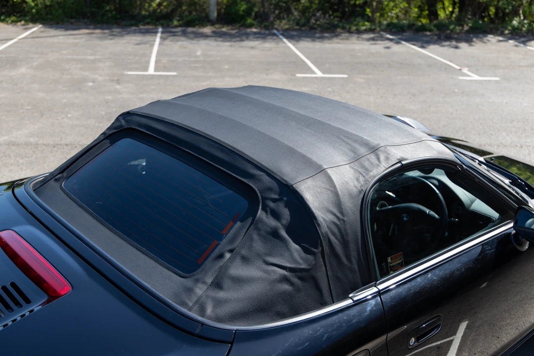 2004 Toyota MR2 Spyder/MR-S - Image 16 of 31