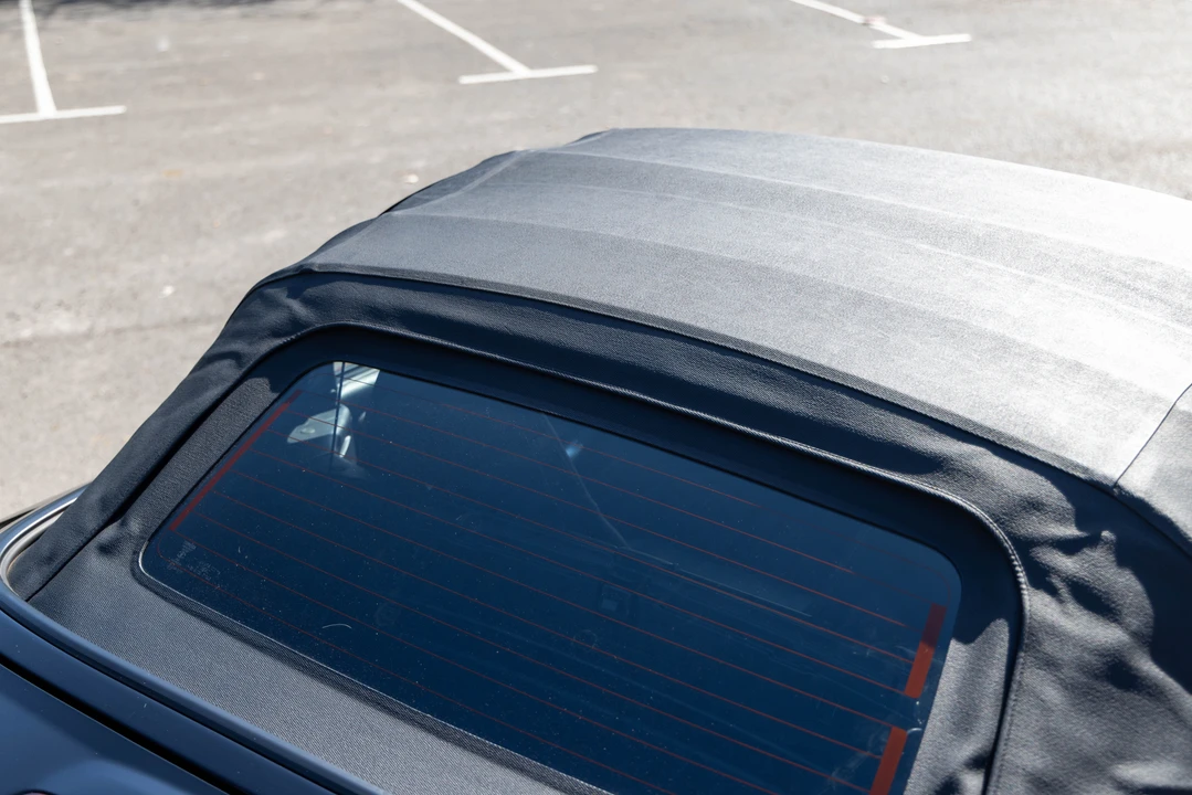 2004 Toyota MR2 Spyder/MR-S - Image 17 of 31