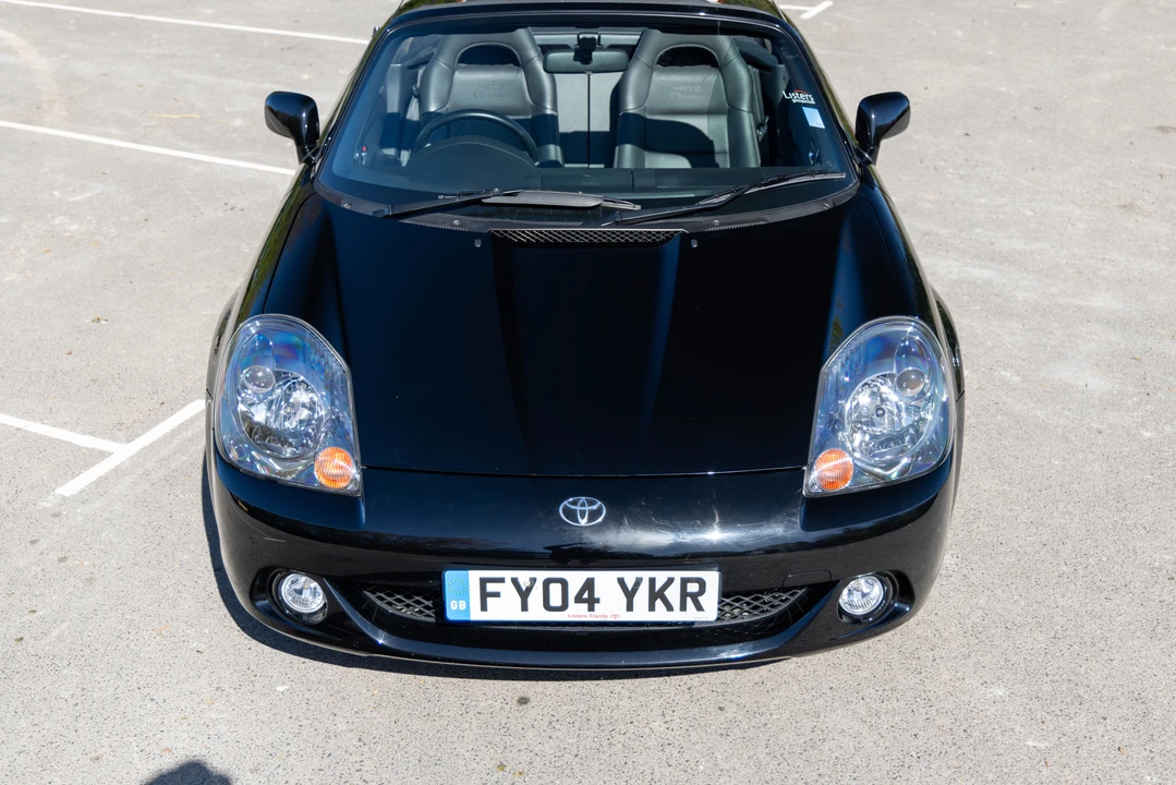 2004 Toyota MR2 Spyder/MR-S - Image 11 of 31