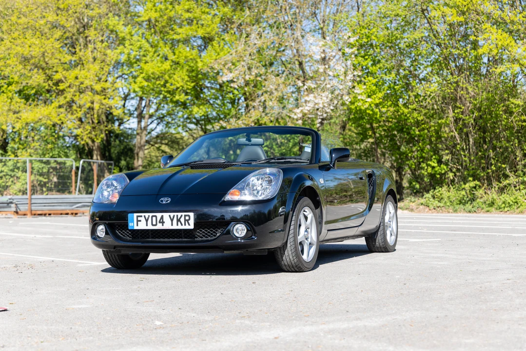 2004 Toyota MR2 Spyder/MR-S - Image 9 of 31