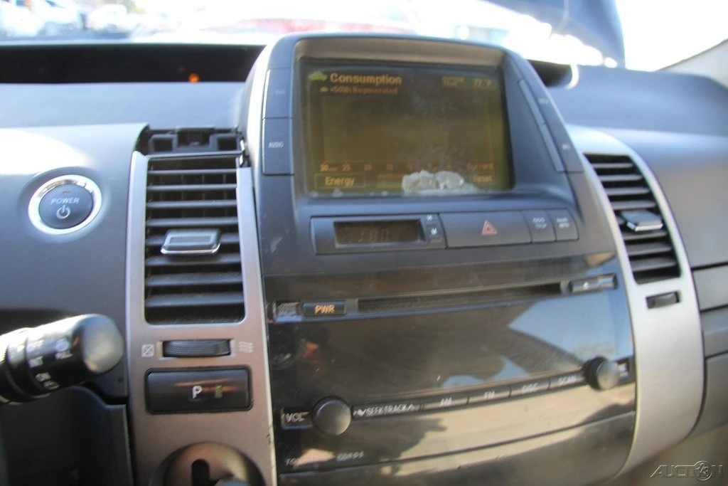 2004 Toyota Prius 2nd Gen - Image 16 of 21