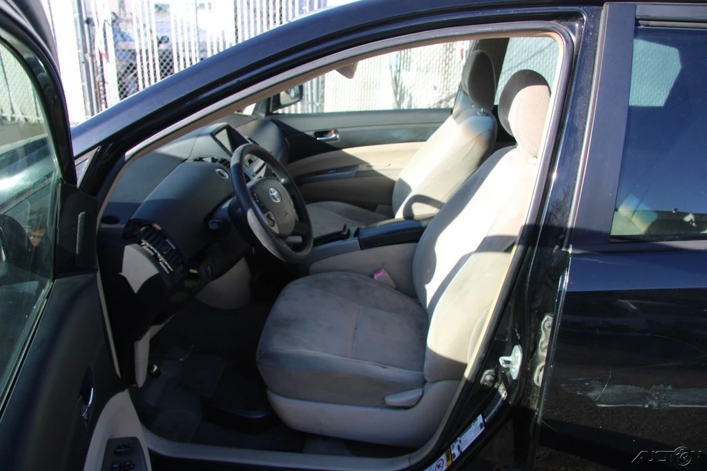 2004 Toyota Prius 2nd Gen - Image 13 of 21