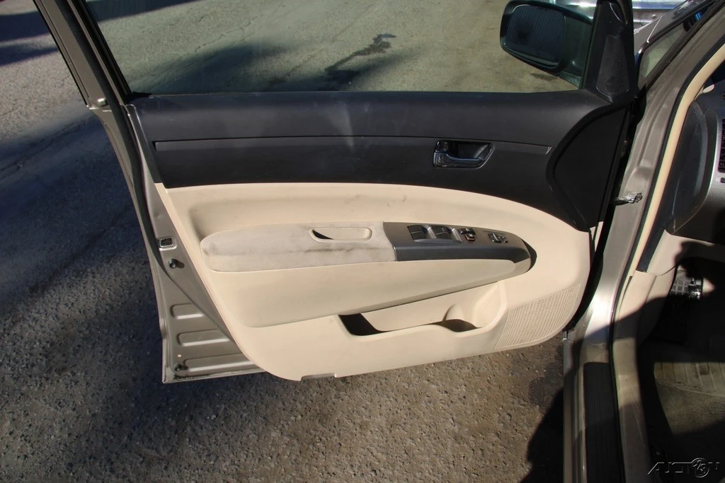 2004 Toyota Prius 2nd Gen - Image 13 of 21