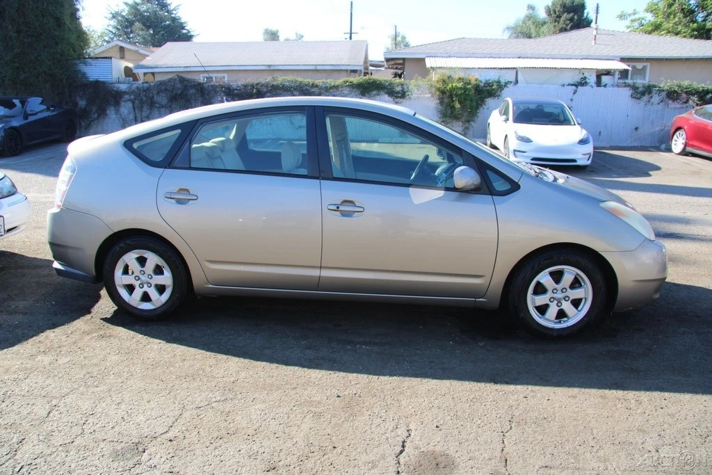 2004 Toyota Prius 2nd Gen - Image 9 of 21