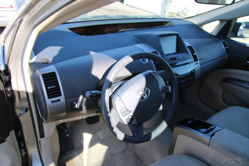 2004 Toyota Prius 2nd Gen - Image 15 of 21