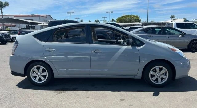 2004 Toyota Prius 2nd Gen - Image 5 of 15