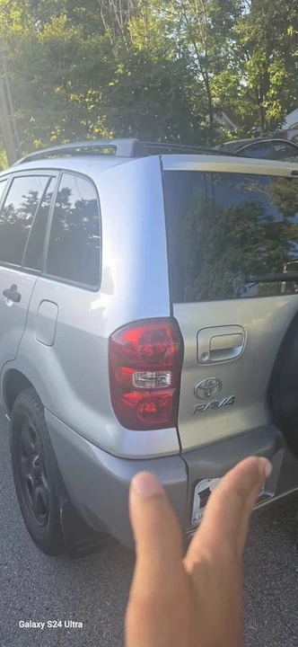 2004 Toyota RAV4 2nd Gen - Image 4 of 7