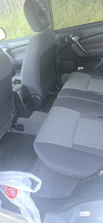 2004 Toyota RAV4 2nd Gen - Image 6 of 7