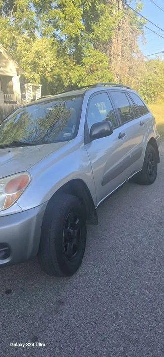 2004 Toyota RAV4 2nd Gen - Image 3 of 7