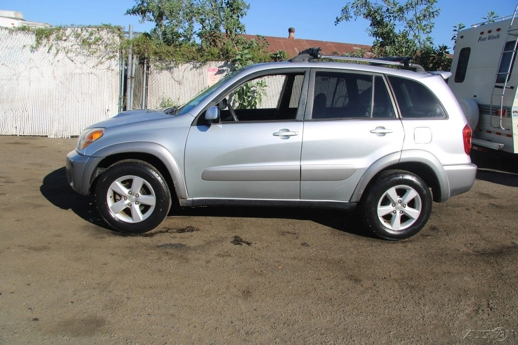 2004 Toyota RAV4 2nd Gen - Image 3 of 21