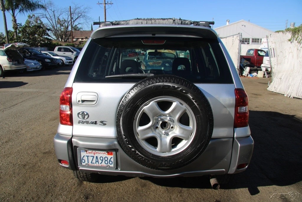2004 Toyota RAV4 2nd Gen - Image 5 of 21