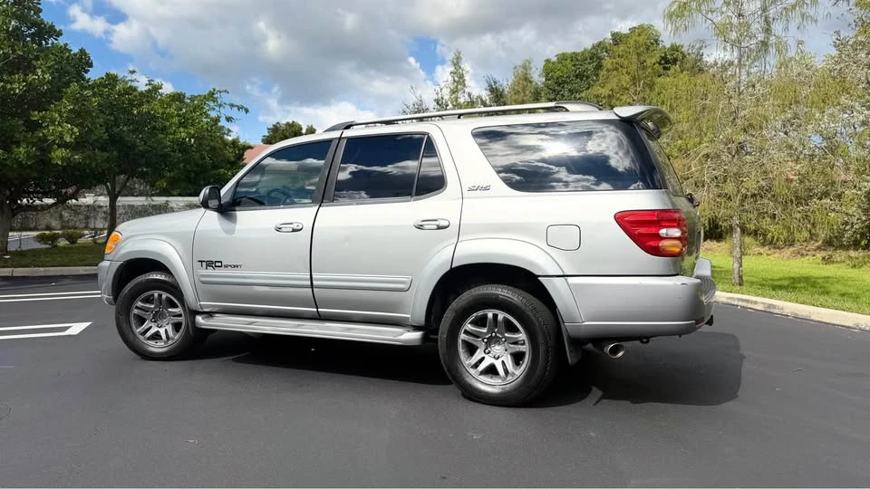2004 Toyota Sequoia 1st Gen - Image 5 of 7