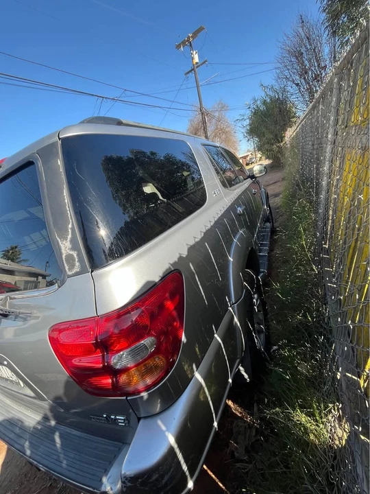 2004 Toyota Sequoia 1st Gen - Image 13 of 19