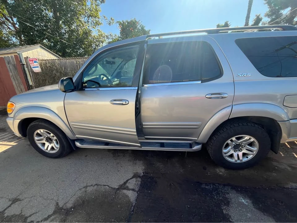 2004 Toyota Sequoia 1st Gen - Image 2 of 19
