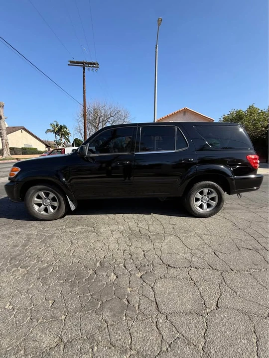 2004 Toyota Sequoia 1st Gen - Image 2 of 6