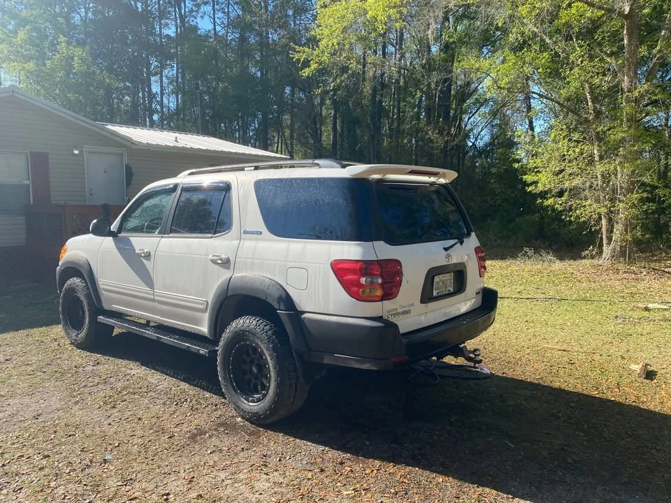 2004 Toyota Sequoia 1st Gen - Image 2 of 7