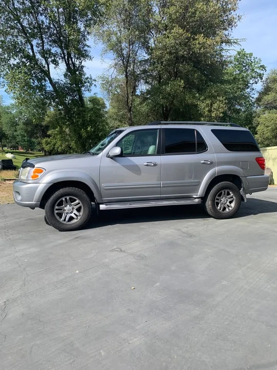 2004 Toyota Sequoia 1st Gen - Image 4 of 16