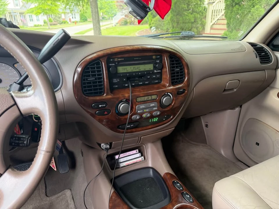 2004 Toyota Sequoia 1st Gen - Image 6 of 9