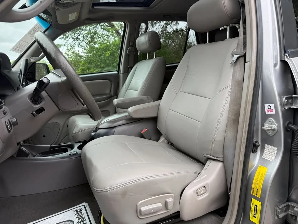 2004 Toyota Sequoia 1st Gen - Image 14 of 17
