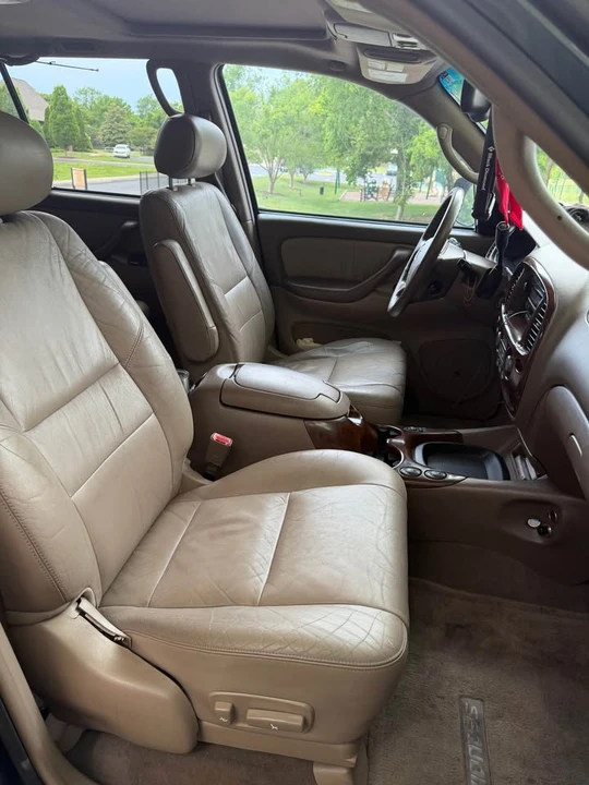 2004 Toyota Sequoia 1st Gen - Image 8 of 9