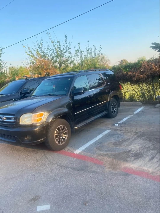 2004 Toyota Sequoia 1st Gen - Image 3 of 5