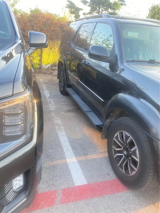 2004 Toyota Sequoia 1st Gen - Image 2 of 5