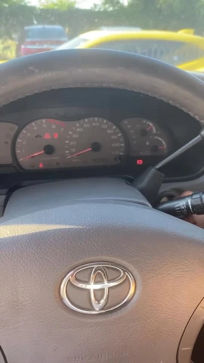 2004 Toyota Sequoia 1st Gen - Image 5 of 5
