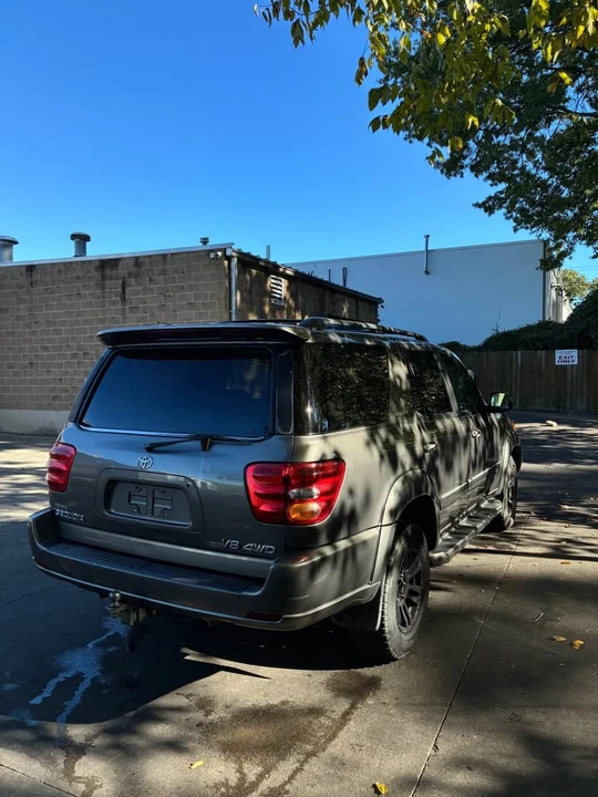 2004 Toyota Sequoia 1st Gen - Image 6 of 16