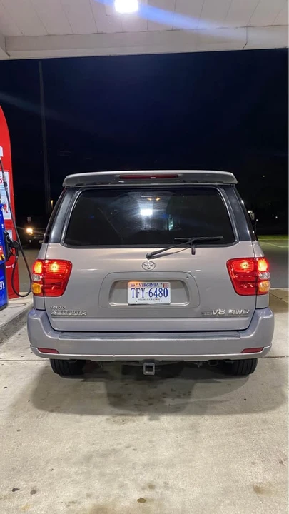 2004 Toyota Sequoia 1st Gen - Image 5 of 13