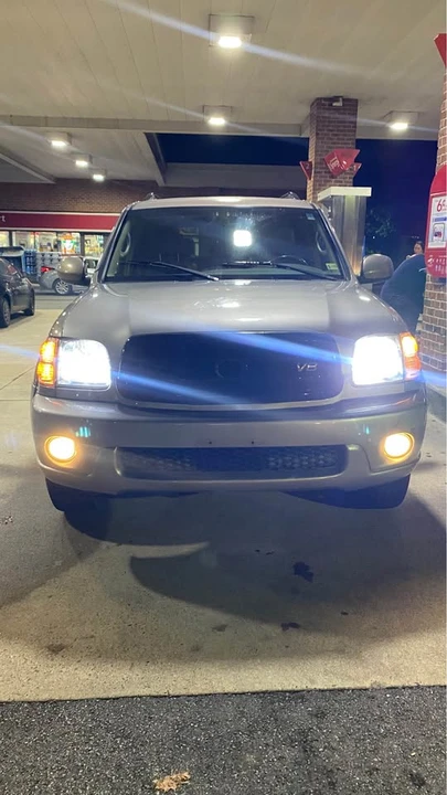 2004 Toyota Sequoia 1st Gen - Image 3 of 13