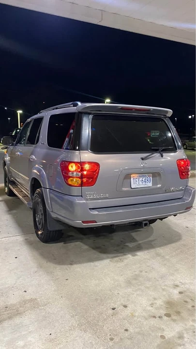 2004 Toyota Sequoia 1st Gen - Image 4 of 13