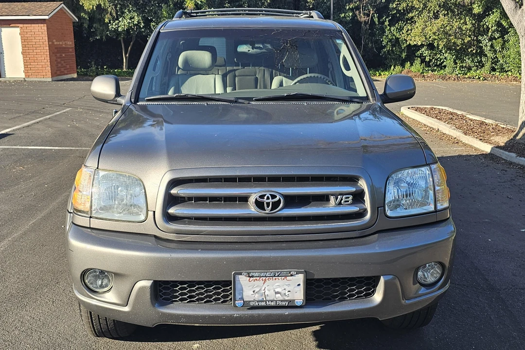 2004 Toyota Sequoia 1st Gen - Image 2 of 31