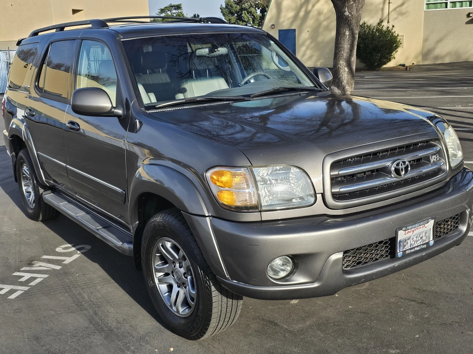 2004 Toyota Sequoia 1st Gen - Image 13 of 31