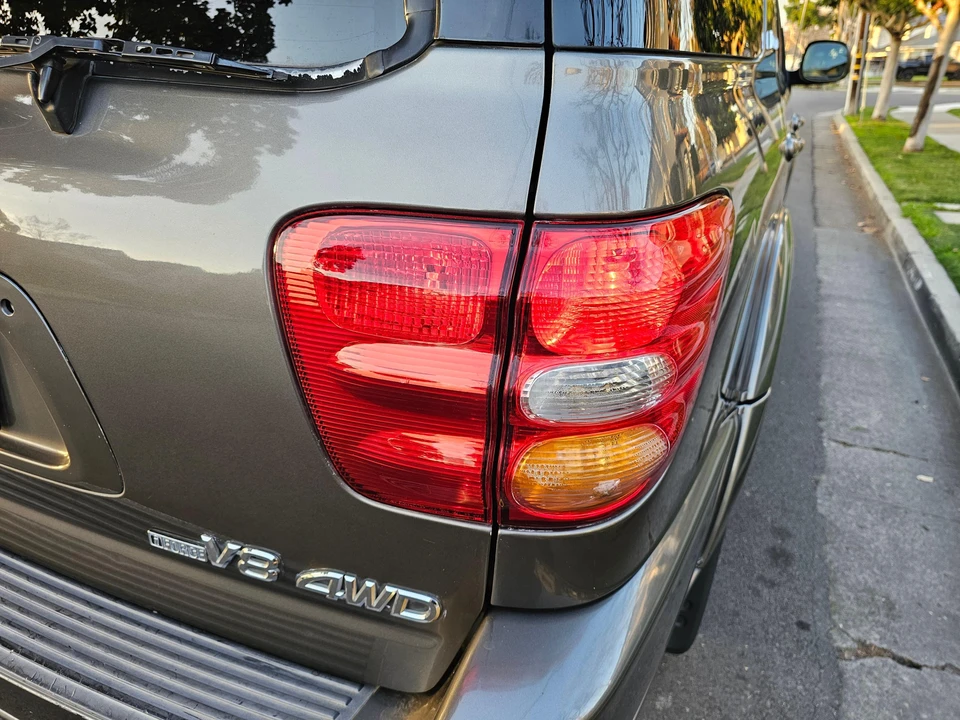 2004 Toyota Sequoia 1st Gen - Image 26 of 31