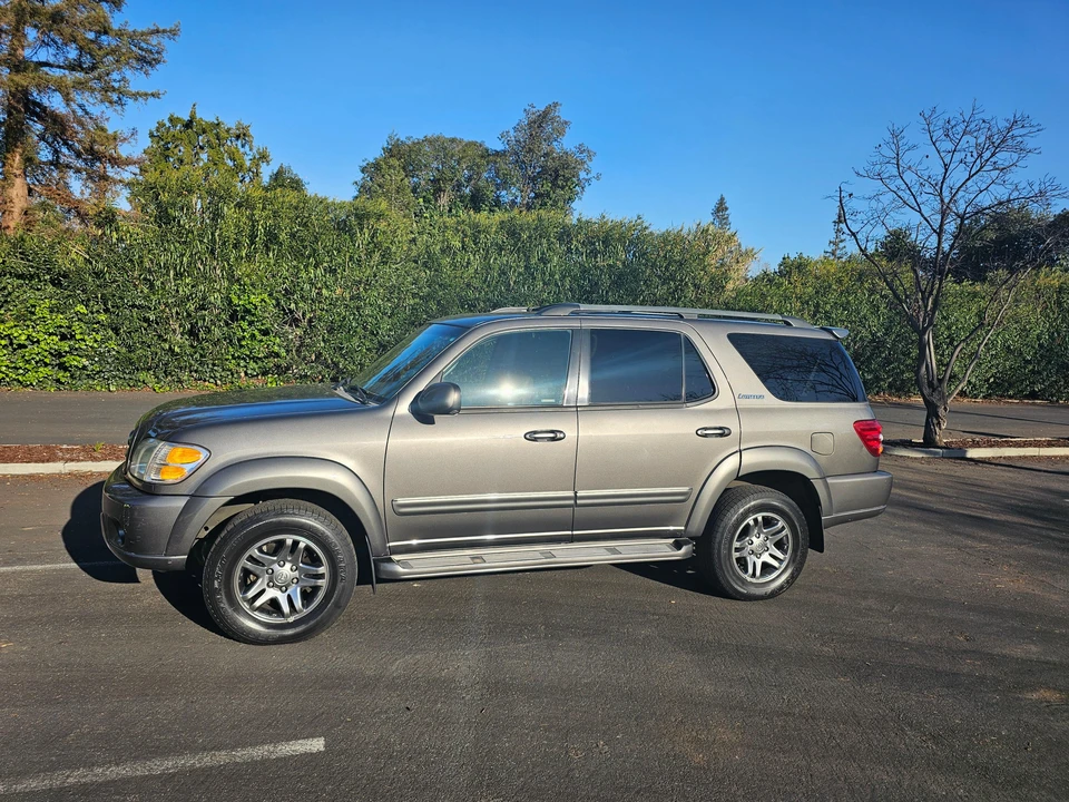 2004 Toyota Sequoia 1st Gen - Image 7 of 31