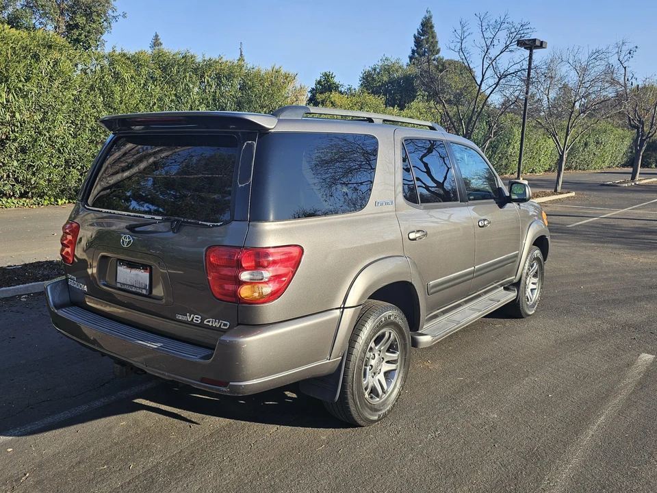 2004 Toyota Sequoia 1st Gen - Image 11 of 31