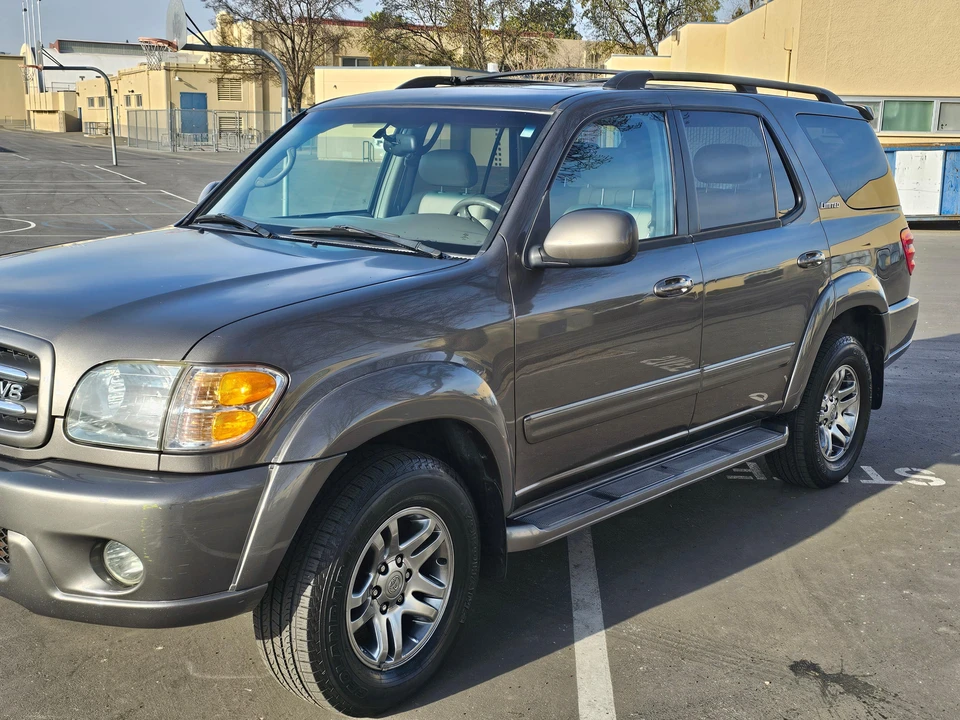 2004 Toyota Sequoia 1st Gen - Image 17 of 31