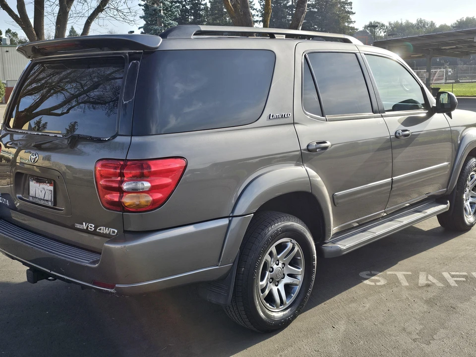 2004 Toyota Sequoia 1st Gen - Image 28 of 31
