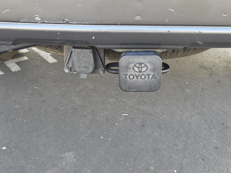 2004 Toyota Sequoia 1st Gen - Image 25 of 31