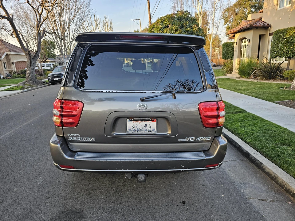 2004 Toyota Sequoia 1st Gen - Image 10 of 31
