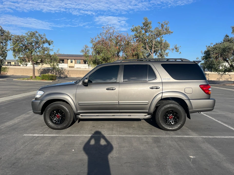 2004 Toyota Sequoia 1st Gen - Image 14 of 31