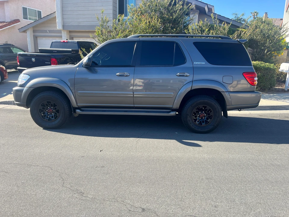 2004 Toyota Sequoia 1st Gen - Image 15 of 31